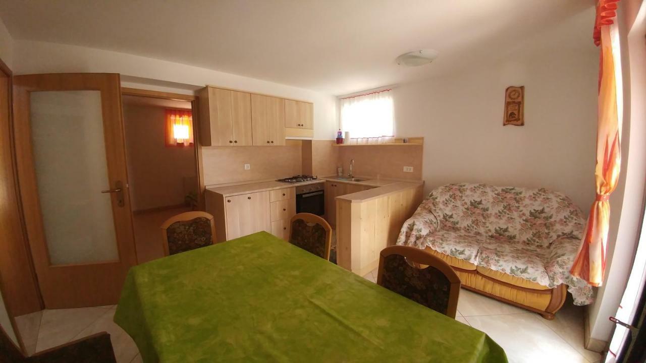 Apartmaji Katrc โซชา ภายนอก รูปภาพ